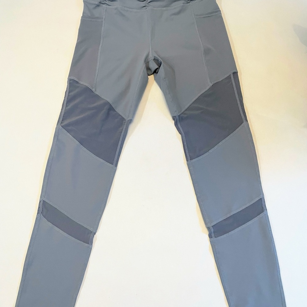 Mono b yoga pants/legging in a Blue/Gray color
